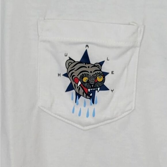 Hurley Short Sleeve Tshirt Tiger Graphic - Picture 2 of 4